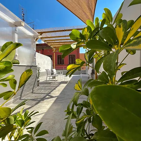 Roof74 Apartment *